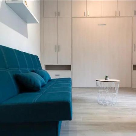 New Studio In The City Center Novi Sad Buitenkant foto