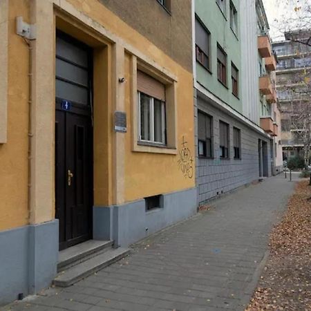 New Studio In The City Center Novi Sad Buitenkant foto