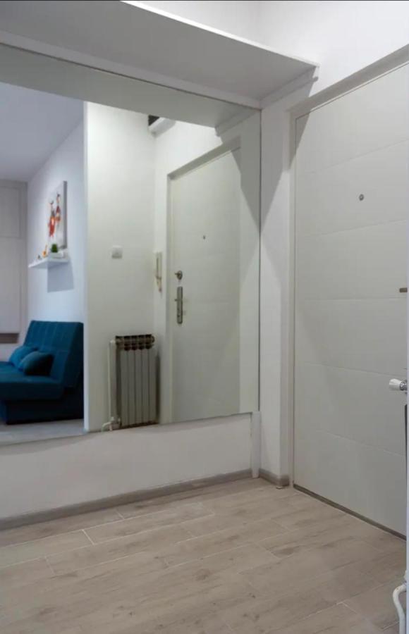 New Studio In The City Center Novi Sad Buitenkant foto