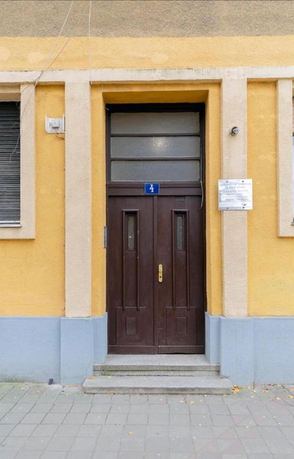 New Studio In The City Center Novi Sad Buitenkant foto