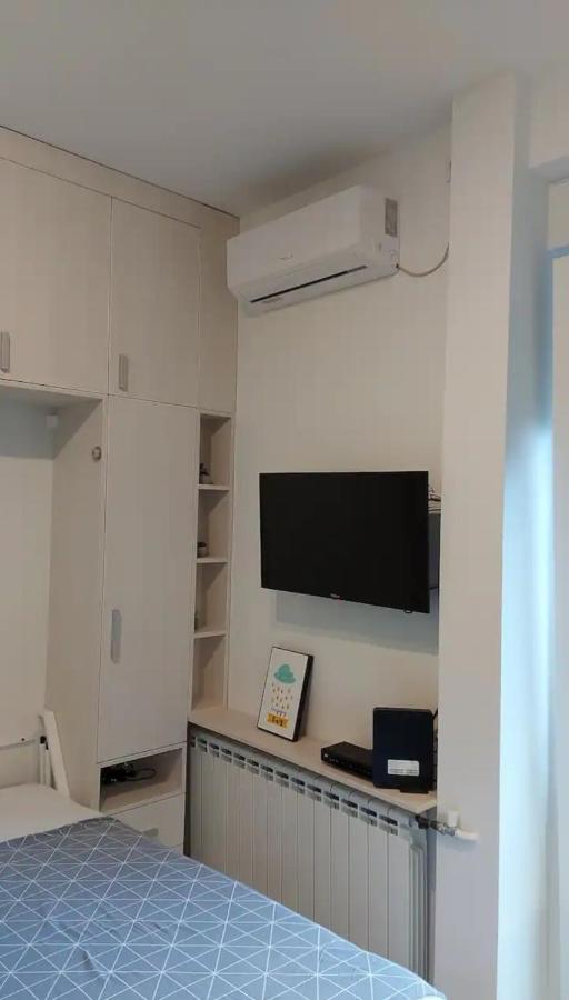 New Studio In The City Center Novi Sad Buitenkant foto